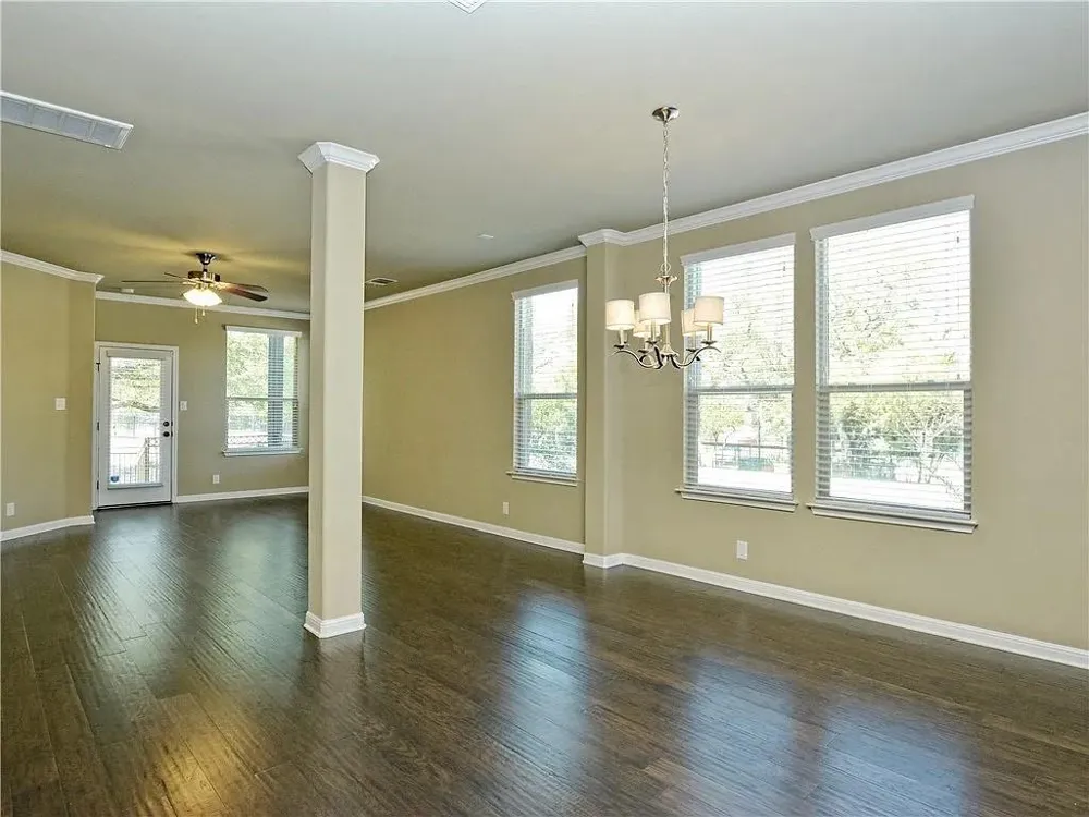 9512 Solana Vista Loop #B Austin, TX 78750