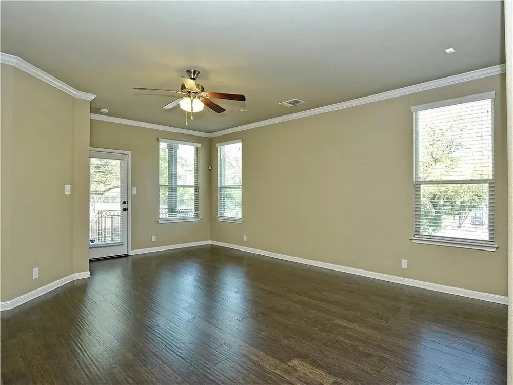 9512 Solana Vista Loop #B Austin, TX 78750