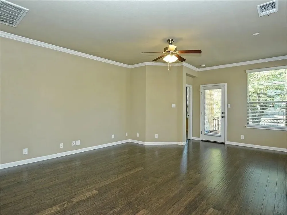 9512 Solana Vista Loop #B Austin, TX 78750