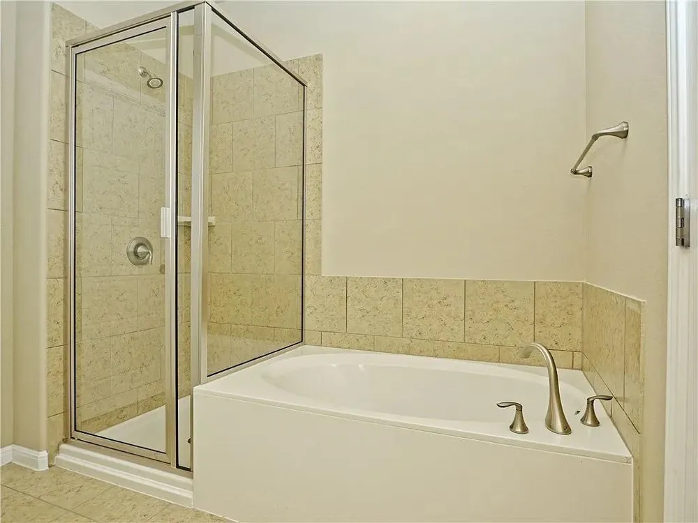 9512 Solana Vista Loop #B Austin, TX 78750