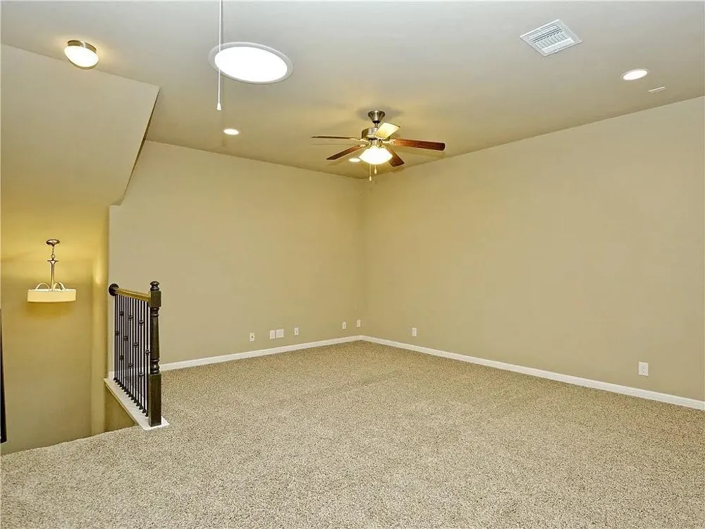 9512 Solana Vista Loop #B Austin, TX 78750