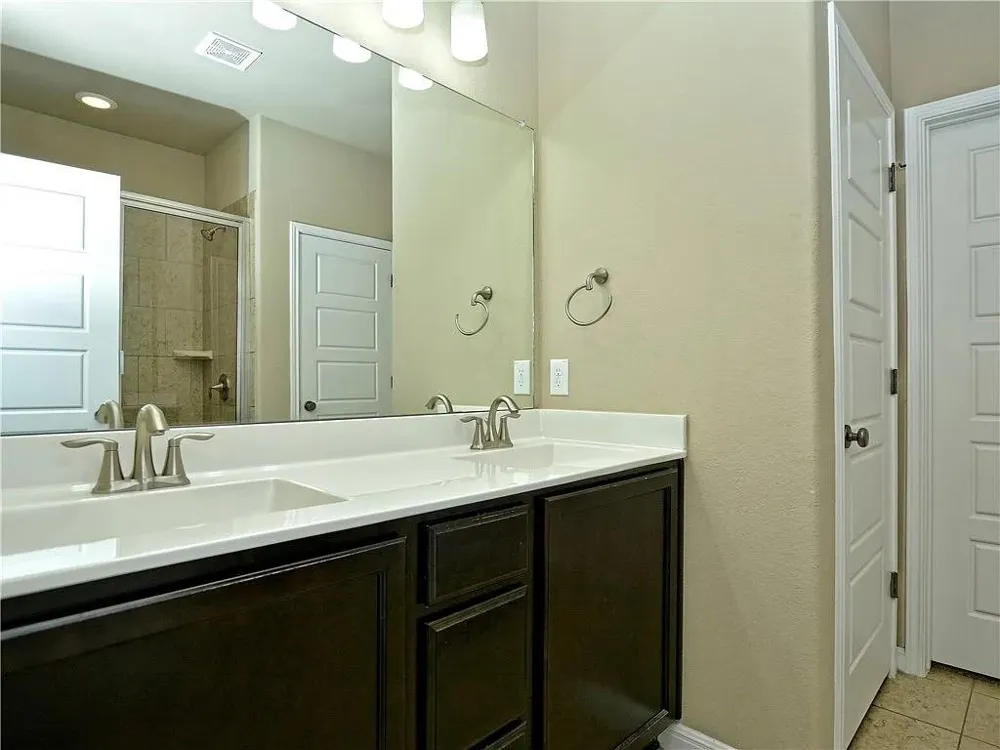 9512 Solana Vista Loop #B Austin, TX 78750