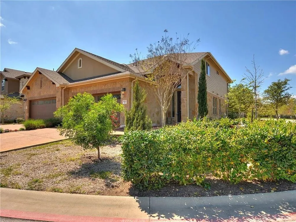 9512 Solana Vista Loop #B Austin, TX 78750