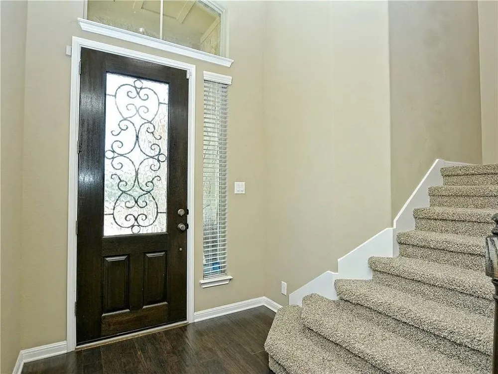 9512 Solana Vista Loop #B Austin, TX 78750