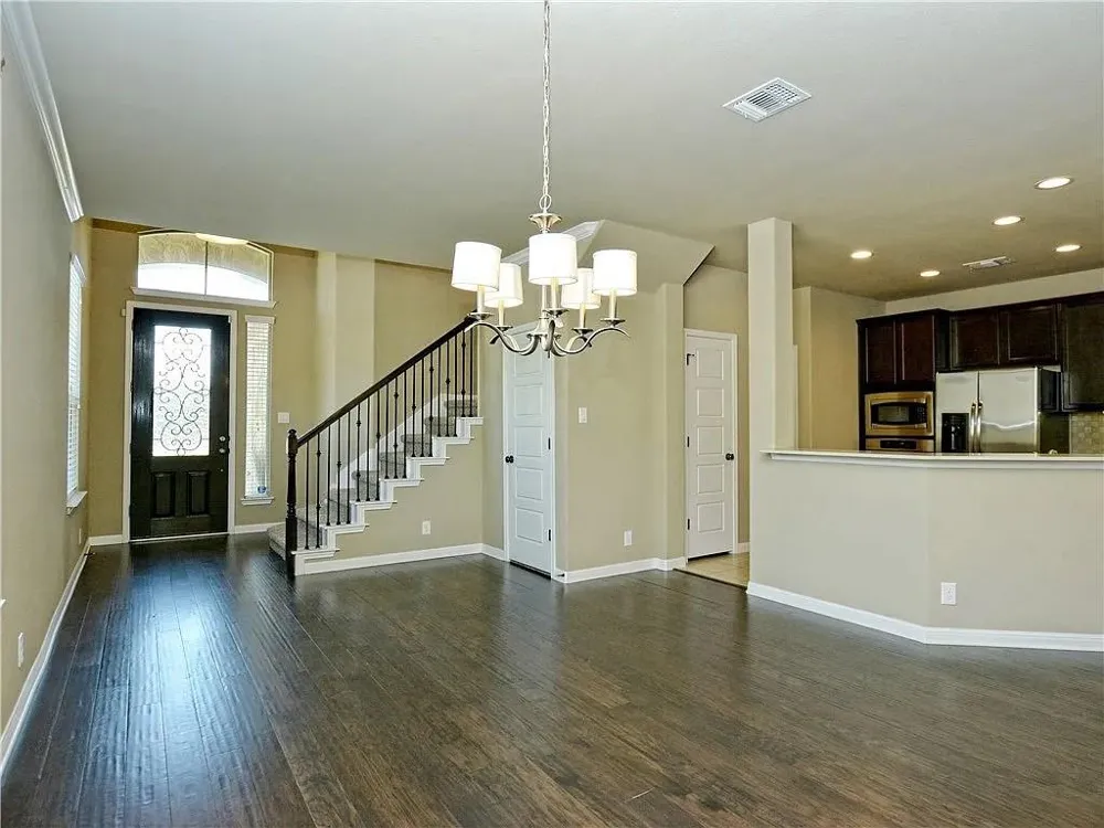 9512 Solana Vista Loop #B Austin, TX 78750