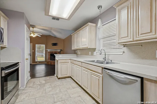 9651 EMERALD PL San Antonio, TX 78245