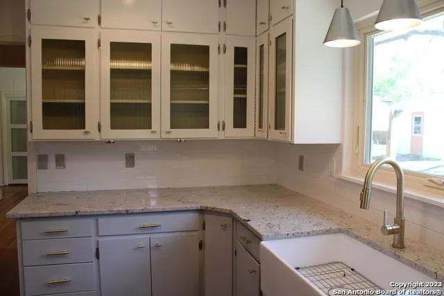 140 ARVIN DR San Antonio, TX 78209