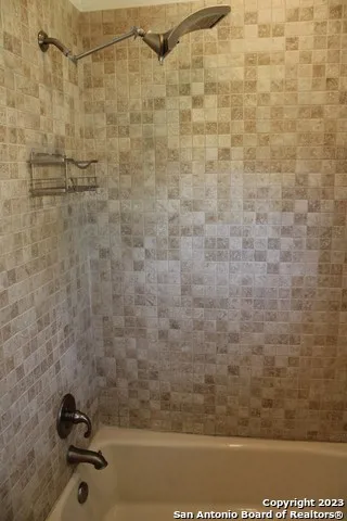140 ARVIN DR San Antonio, TX 78209