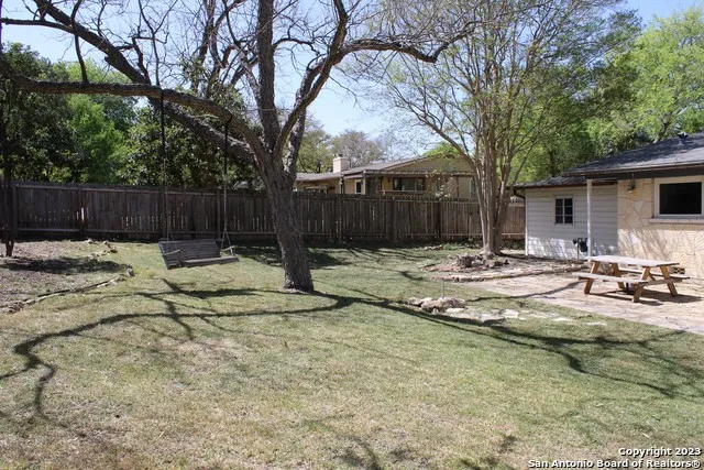 140 ARVIN DR San Antonio, TX 78209