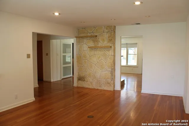140 ARVIN DR San Antonio, TX 78209
