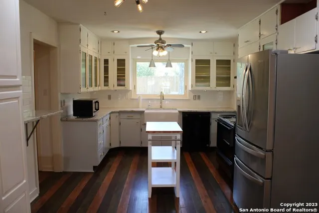 140 ARVIN DR San Antonio, TX 78209