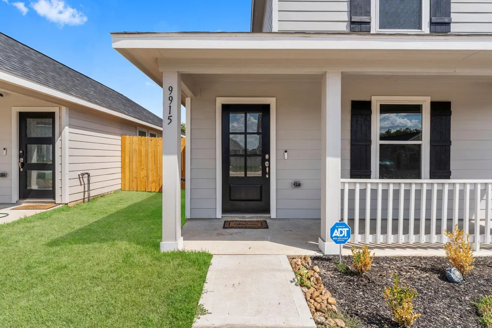 9915 Opal Stone Way Conroe, TX 77306
