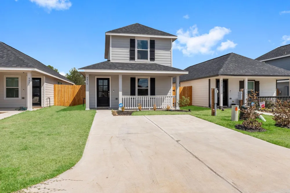 9915 Opal Stone Way Conroe, TX 77306