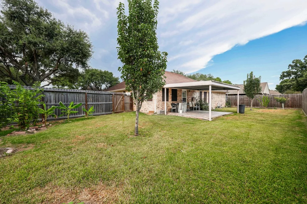 5233 Ridgecrest Drive La Porte, TX 77571