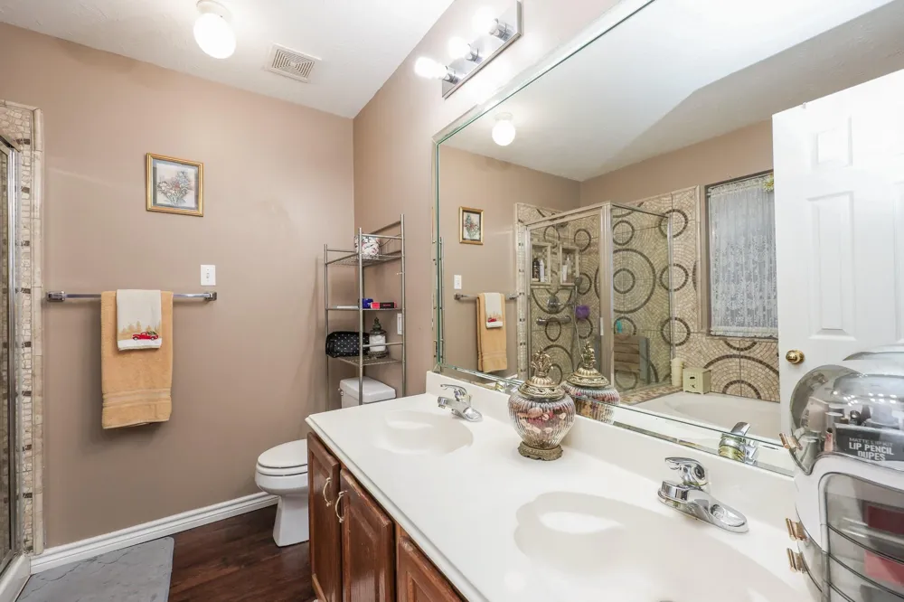 5233 Ridgecrest Drive La Porte, TX 77571