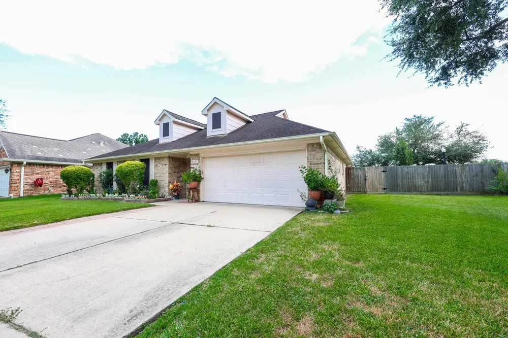 5233 Ridgecrest Drive La Porte, TX 77571