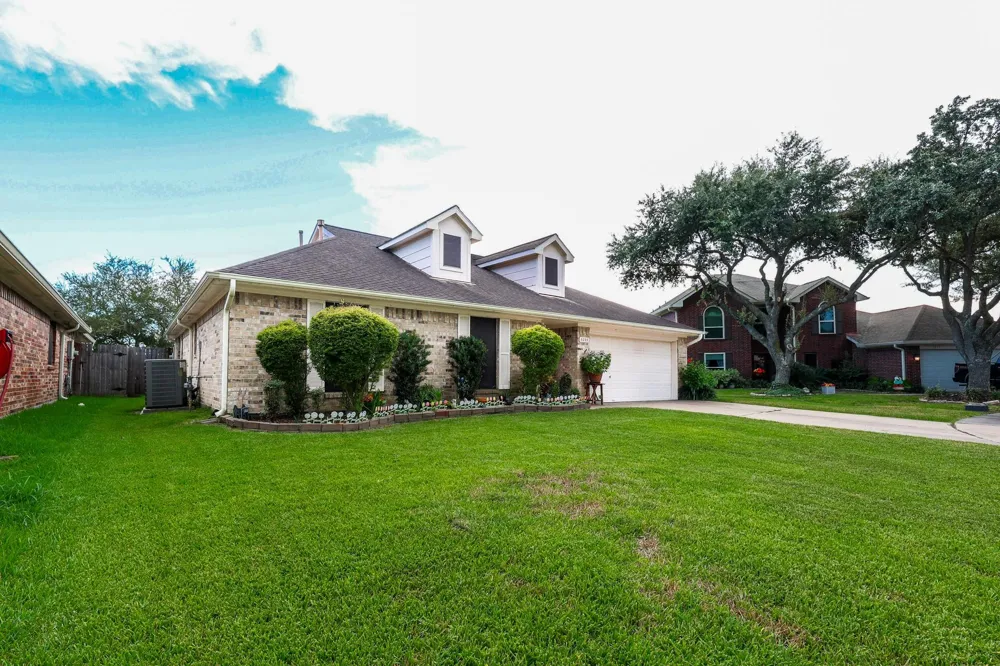 5233 Ridgecrest Drive La Porte, TX 77571