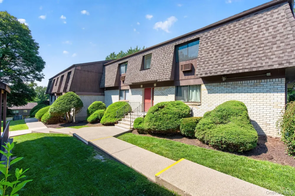 1802 Cherry Hill Drive Poughkeepsie, NY 12603
