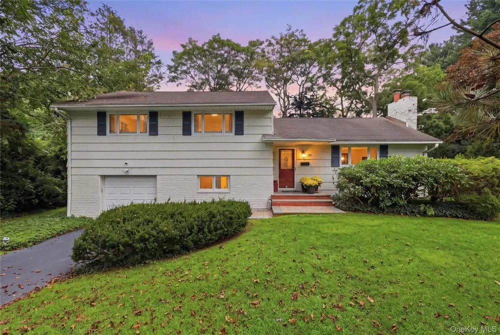 30 Oregon Drive Huntington Station, NY 11746