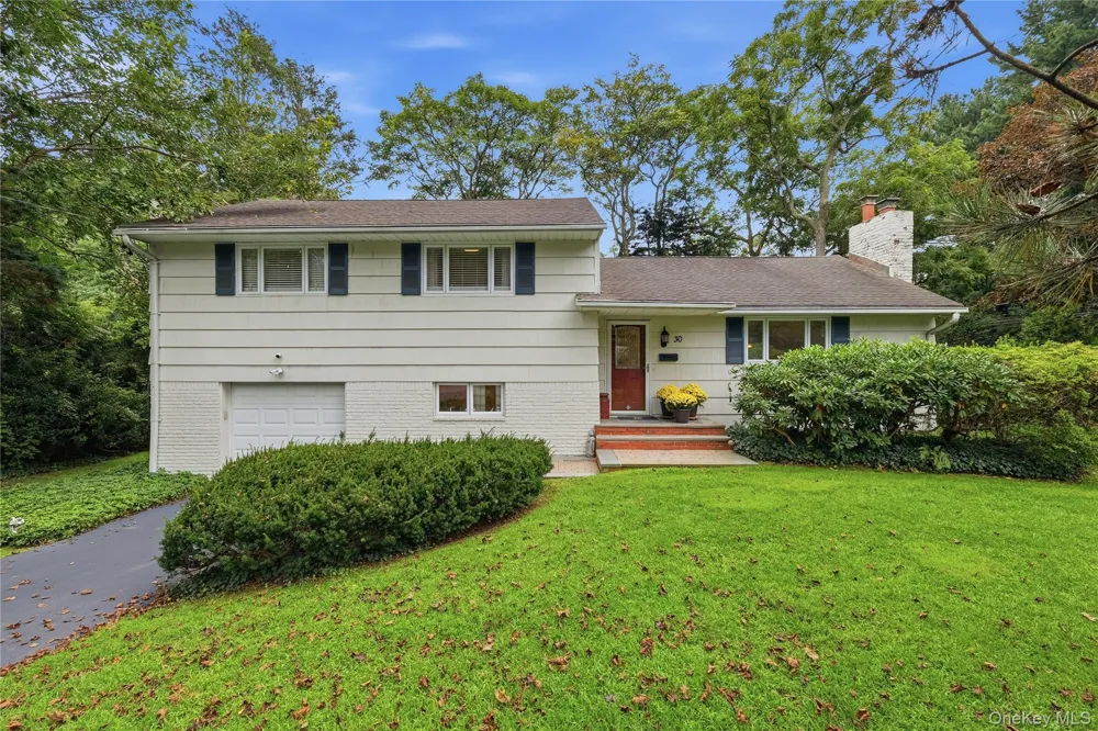 30 Oregon Drive Huntington Station, NY 11746