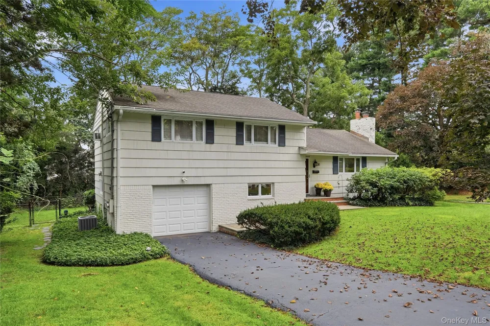 30 Oregon Drive Huntington Station, NY 11746