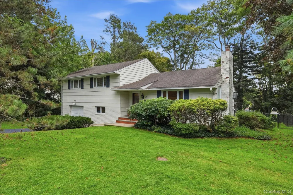 30 Oregon Drive Huntington Station, NY 11746