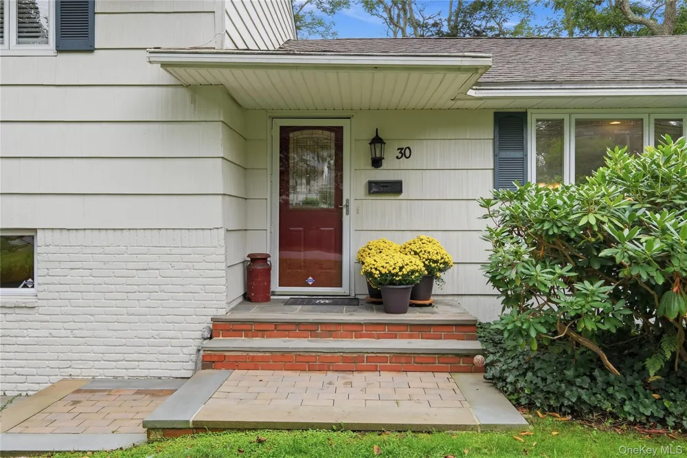 30 Oregon Drive Huntington Station, NY 11746