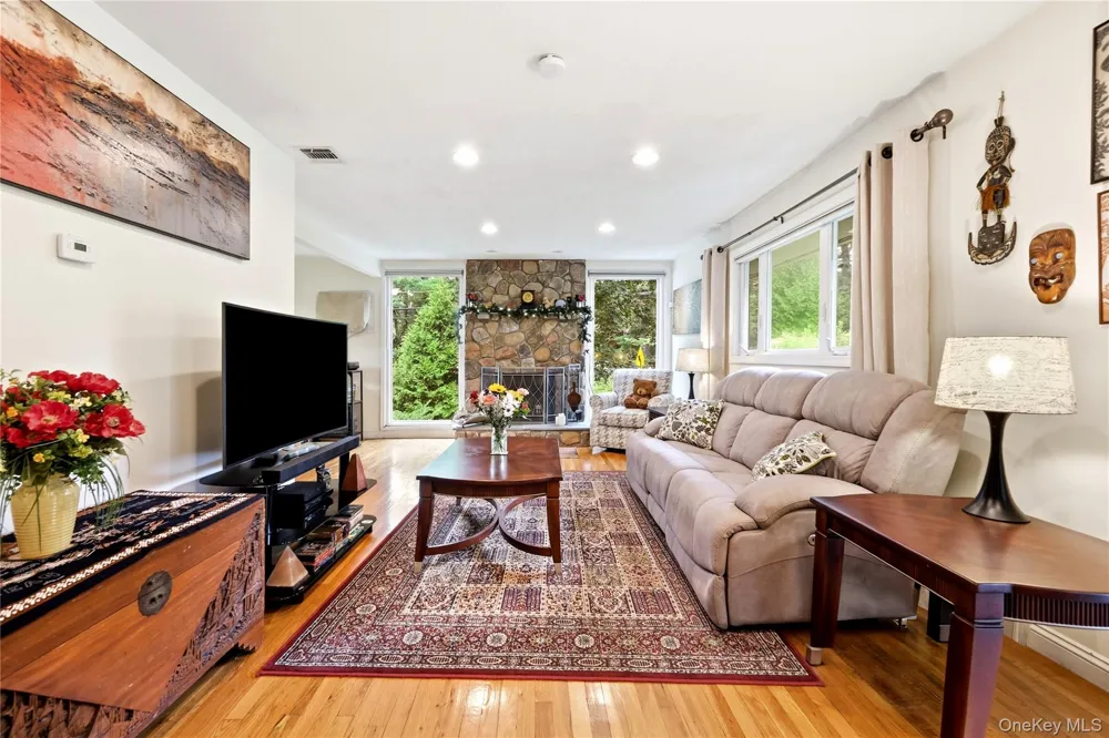 30 Oregon Drive Huntington Station, NY 11746