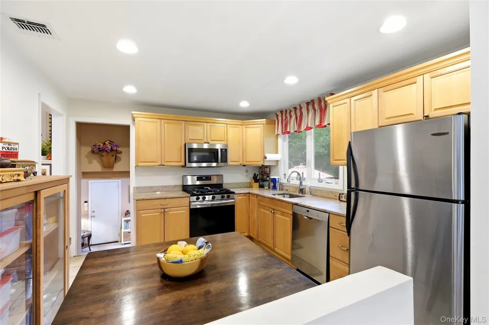 30 Oregon Drive Huntington Station, NY 11746
