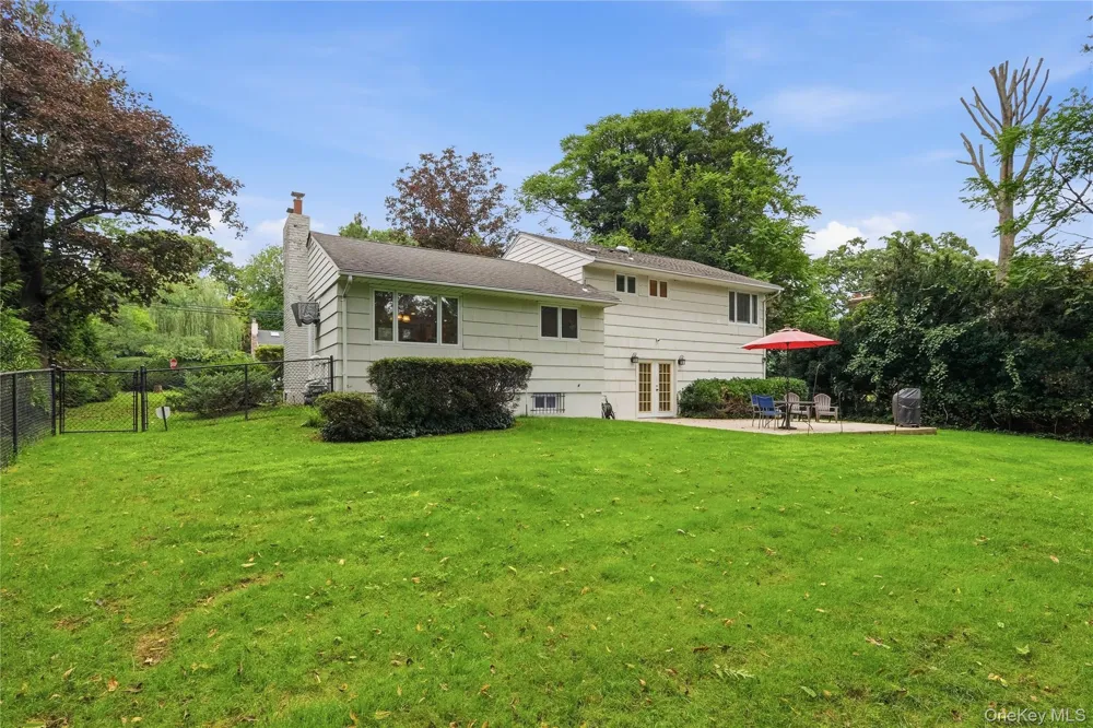 30 Oregon Drive Huntington Station, NY 11746