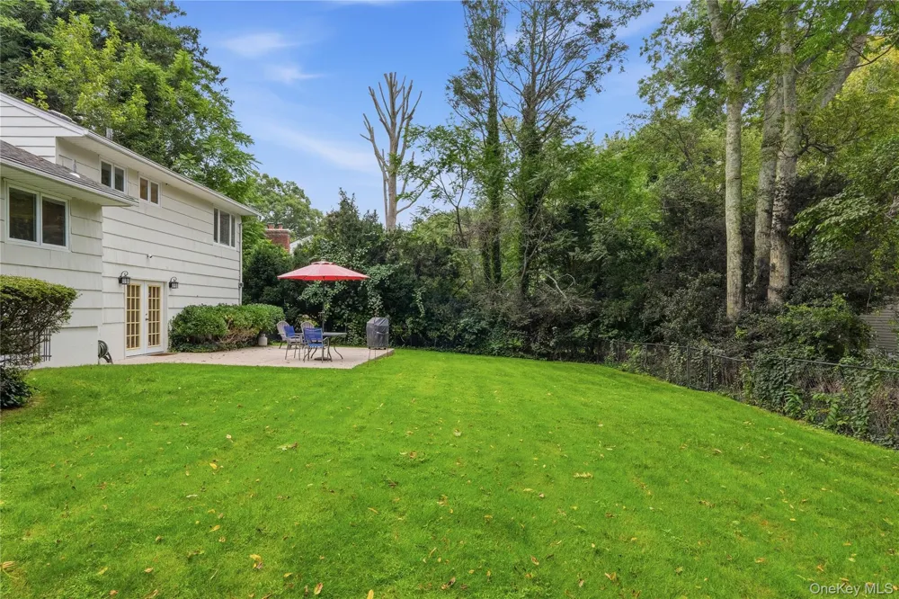 30 Oregon Drive Huntington Station, NY 11746