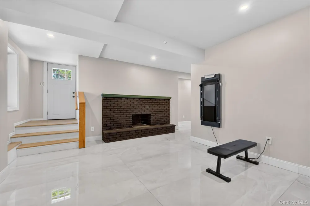 175 W Lakeshore Drive Carmel, NY 10512