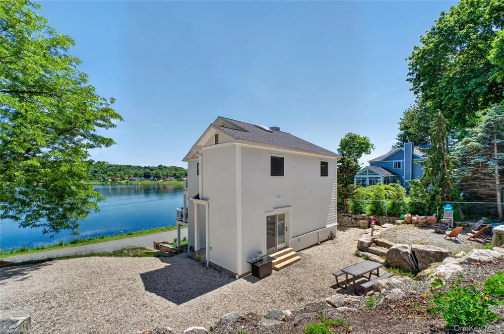 175 W Lakeshore Drive Carmel, NY 10512