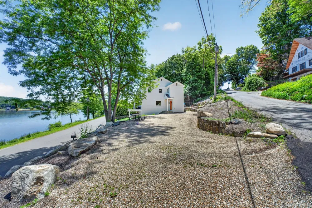 175 W Lakeshore Drive Carmel, NY 10512
