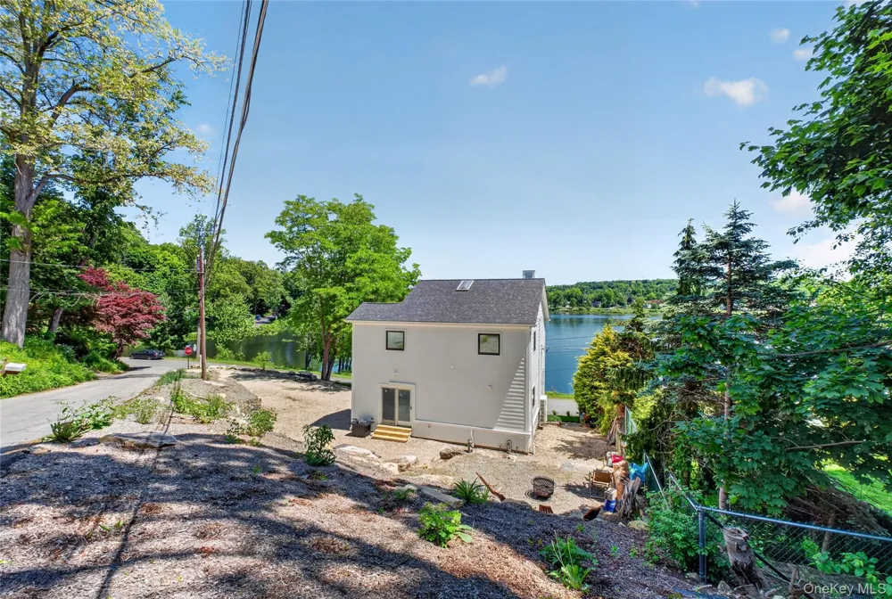 175 W Lakeshore Drive Carmel, NY 10512