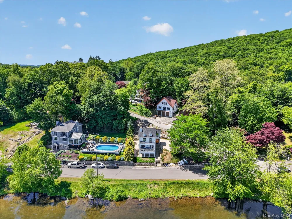 175 W Lakeshore Drive Carmel, NY 10512