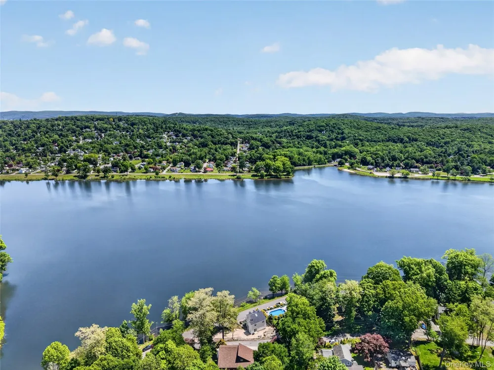 175 W Lakeshore Drive Carmel, NY 10512