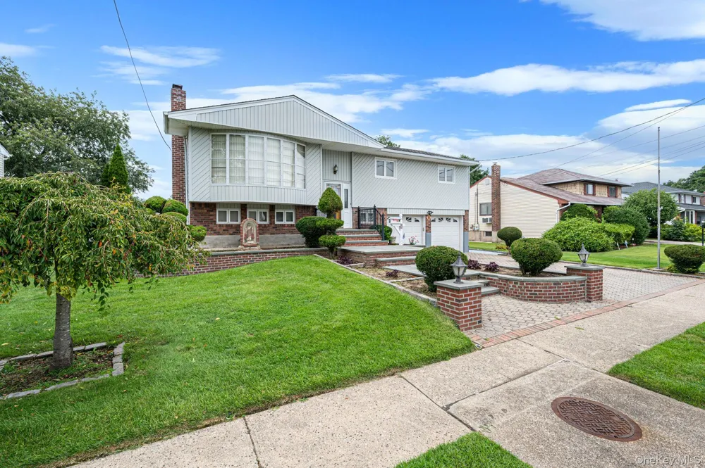 21 Page Drive Hicksville, NY 11801