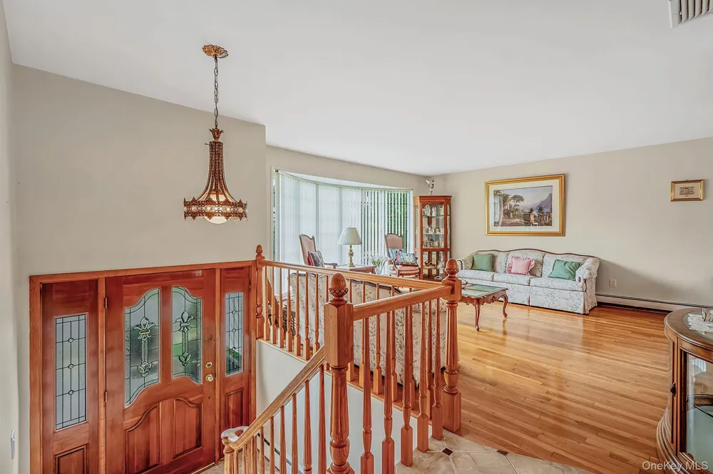 21 Page Drive Hicksville, NY 11801