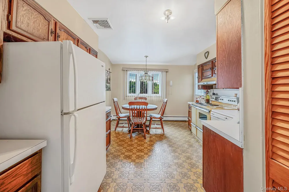 21 Page Drive Hicksville, NY 11801
