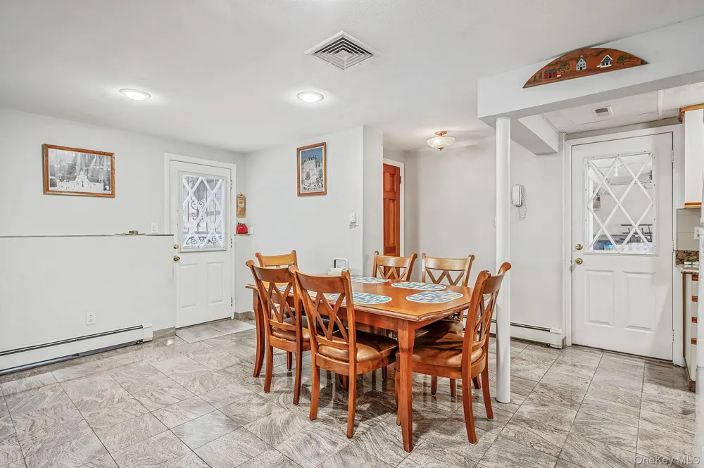 21 Page Drive Hicksville, NY 11801