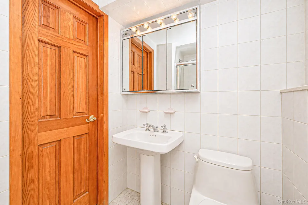 21 Page Drive Hicksville, NY 11801