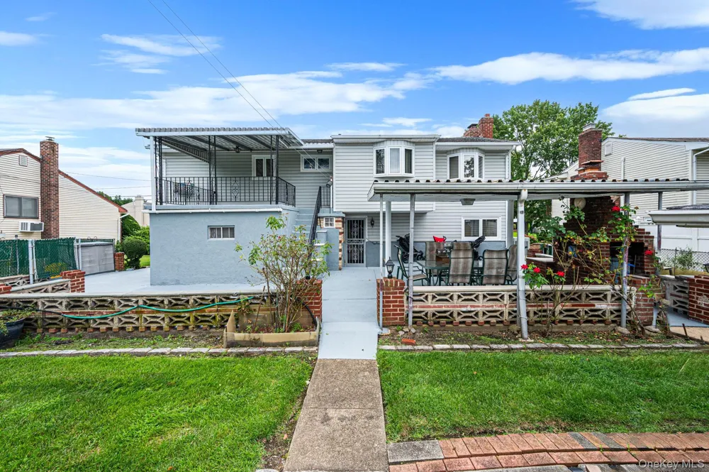 21 Page Drive Hicksville, NY 11801