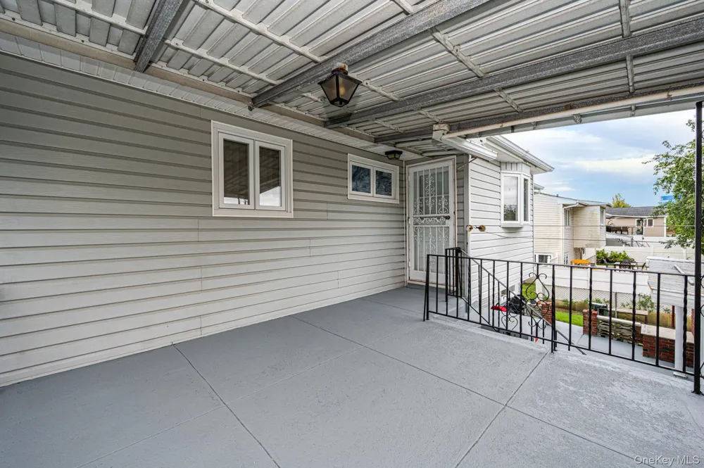 21 Page Drive Hicksville, NY 11801