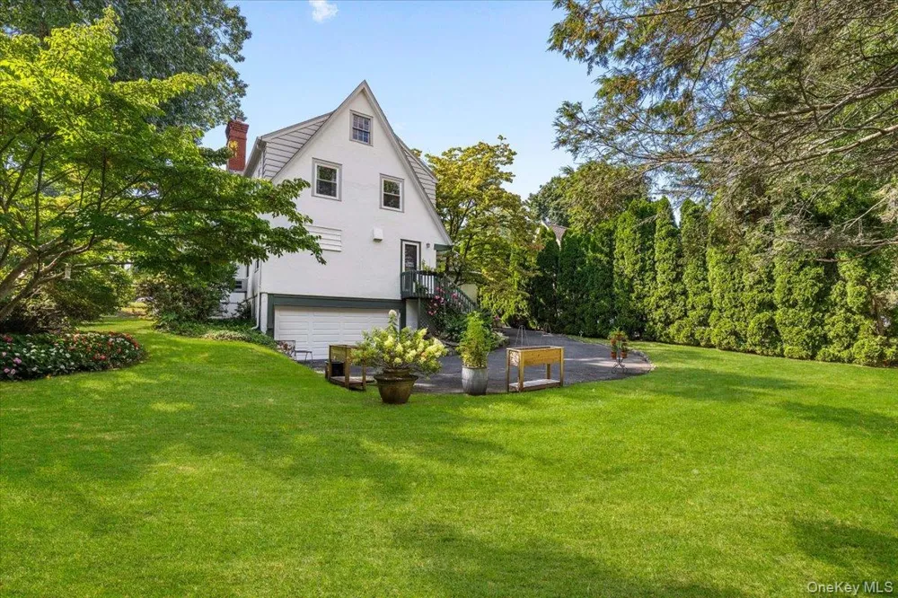 12 Idlewood Road White Plains, NY 10605