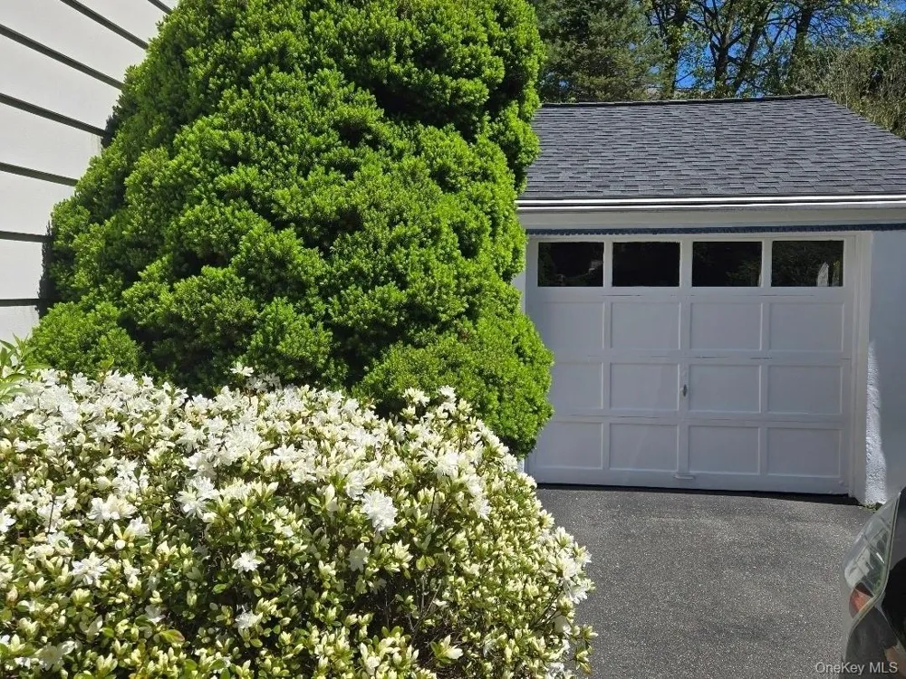 30 Greenvale Circle White Plains, NY 10607