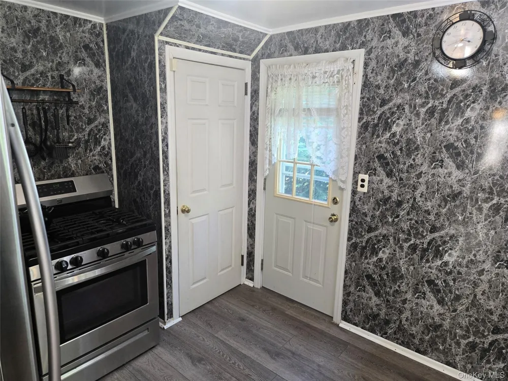 30 Greenvale Circle White Plains, NY 10607
