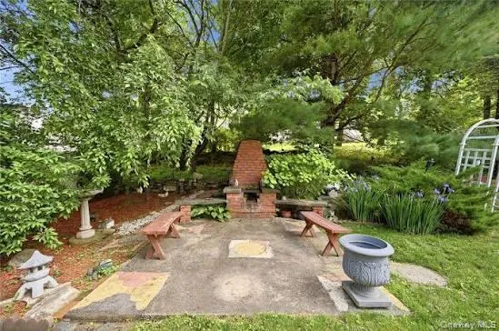 30 Greenvale Circle White Plains, NY 10607