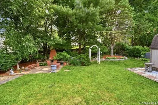 30 Greenvale Circle White Plains, NY 10607