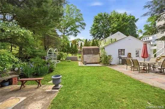 30 Greenvale Circle White Plains, NY 10607